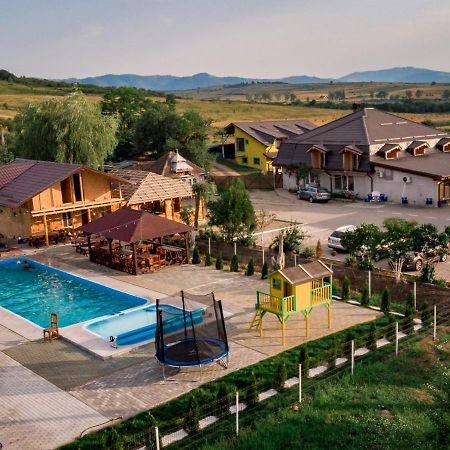 Hotel Complex Stefanesti Bozovici Zewnętrze zdjęcie