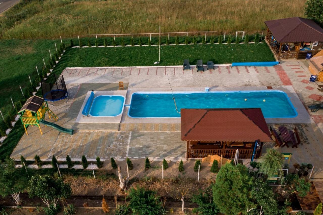 Hotel Complex Stefanesti Bozovici Zewnętrze zdjęcie